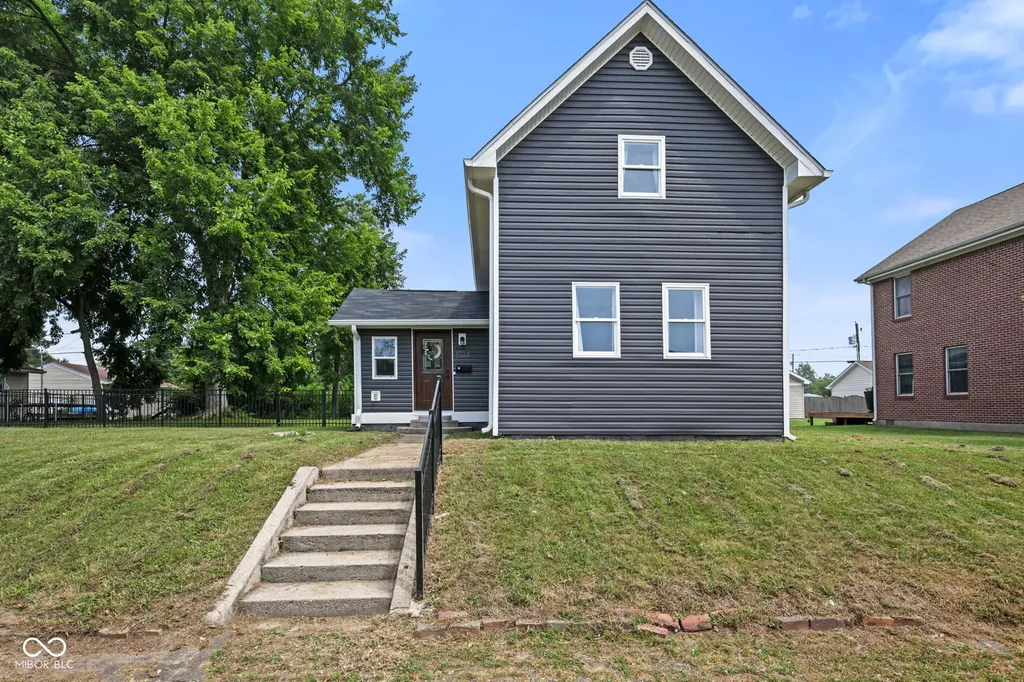 1924 S I Street Elwood IN 46036
