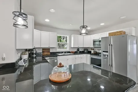 1924 S I Street Elwood IN 46036