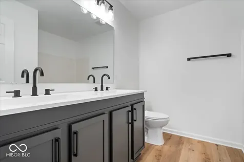 5136 Gray Wood Court Indianapolis IN 46235