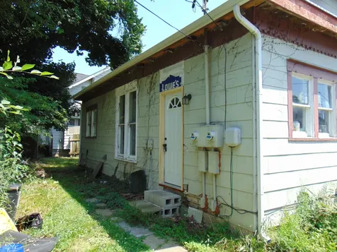 220 S Gharkey Street Muncie IN 47305