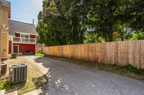 213-215 E 15th Street Indianapolis IN 46202