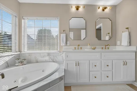 11133 Lexi Lane Fishers IN 46040