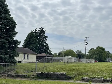 1614 N 4th Street Terre Haute IN 47804