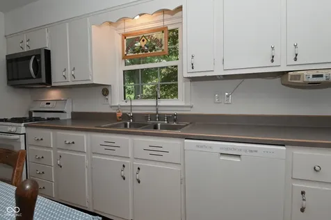 9880 Chesterton Drive Carmel IN 46280