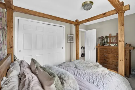 1565 Village Walk Drive Zionsville IN 46077