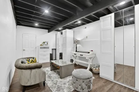 1565 Village Walk Drive Zionsville IN 46077