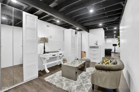 1565 Village Walk Drive Zionsville IN 46077
