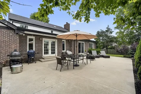 1565 Village Walk Drive Zionsville IN 46077