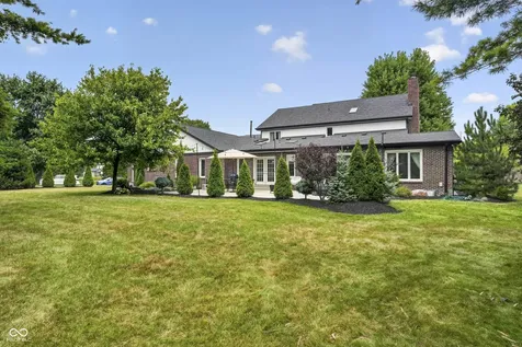 1565 Village Walk Drive Zionsville IN 46077