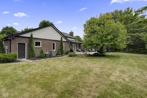 1565 Village Walk Drive Zionsville IN 46077
