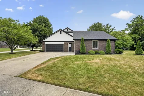 1565 Village Walk Drive Zionsville IN 46077
