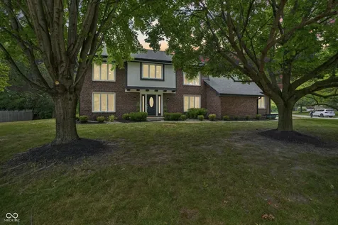 1565 Village Walk Drive Zionsville IN 46077