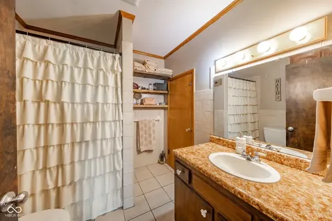 5943 N Wilbur Wright Road Mooreland IN 47360
