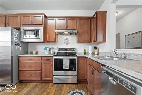 12798 Arista Lane Fishers IN 46037