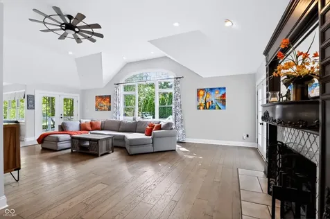 6454 Central Avenue Indianapolis IN 46220