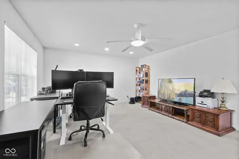 923 Stave Oak Drive Beech Grove IN 46107