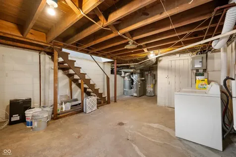 5243 E Market Street Indianapolis IN 46219