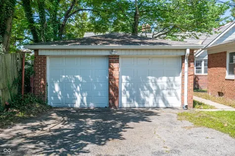 5243 E Market Street Indianapolis IN 46219