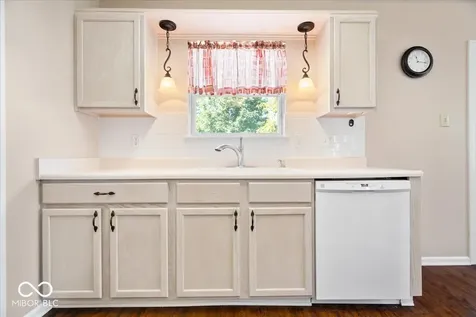 235 Thornburg Park Brownsburg IN 46112