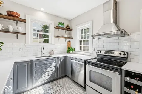6059 N Park Avenue Indianapolis IN 46220