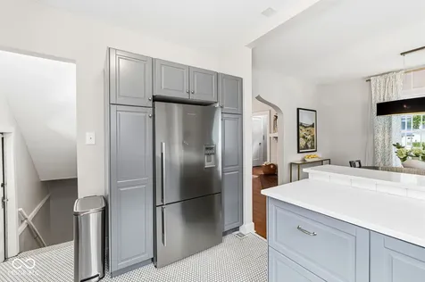 6059 N Park Avenue Indianapolis IN 46220
