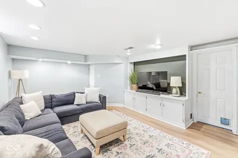 6059 N Park Avenue Indianapolis IN 46220