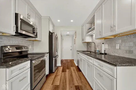 9223 Cinnebar Drive Indianapolis IN 46268
