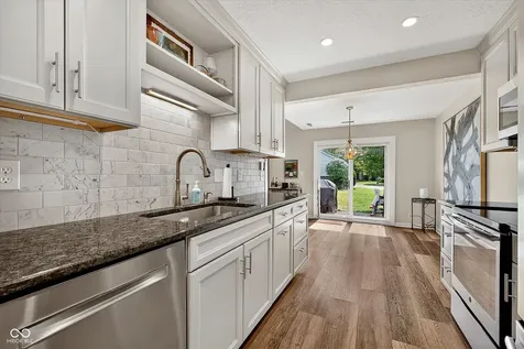 9223 Cinnebar Drive Indianapolis IN 46268
