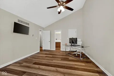 9223 Cinnebar Drive Indianapolis IN 46268