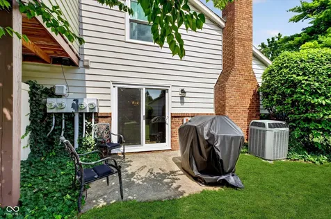 9223 Cinnebar Drive Indianapolis IN 46268