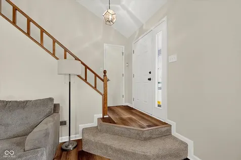 9223 Cinnebar Drive Indianapolis IN 46268