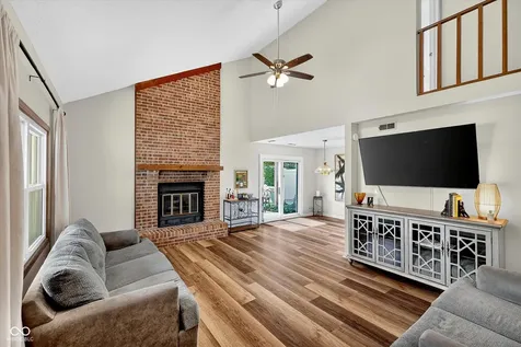9223 Cinnebar Drive Indianapolis IN 46268