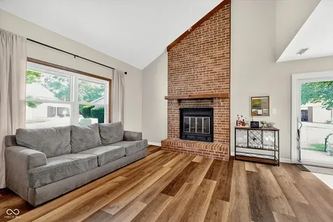 9223 Cinnebar Drive Indianapolis IN 46268