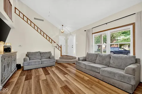 9223 Cinnebar Drive Indianapolis IN 46268