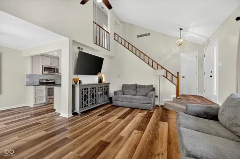 9223 Cinnebar Drive Indianapolis IN 46268