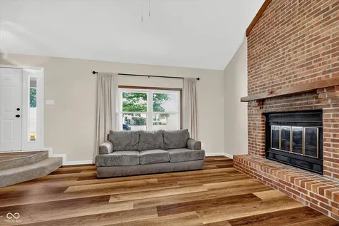 9223 Cinnebar Drive Indianapolis IN 46268