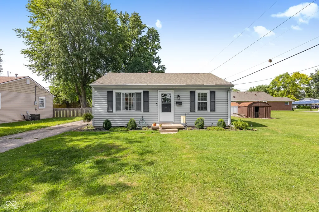 156 E Carlisle Street Mooresville IN 46158