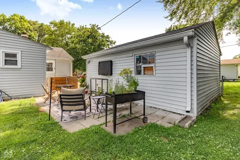 156 E Carlisle Street Mooresville IN 46158