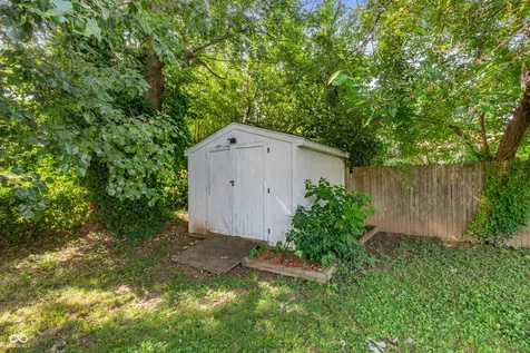 156 E Carlisle Street Mooresville IN 46158