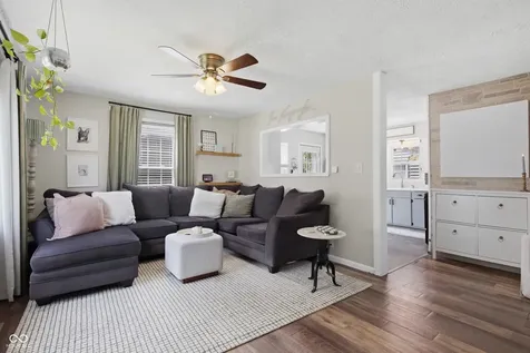 156 E Carlisle Street Mooresville IN 46158