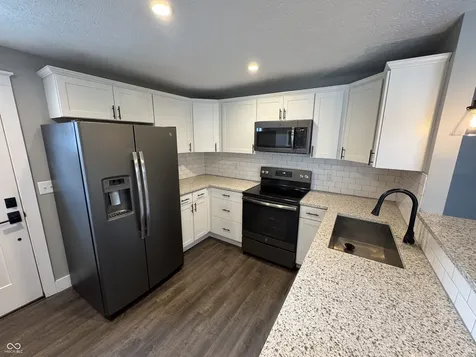 75 W Pearl Street Greenwood IN 46142