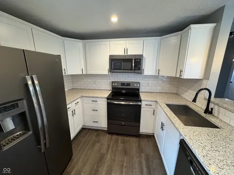 75 W Pearl Street Greenwood IN 46142