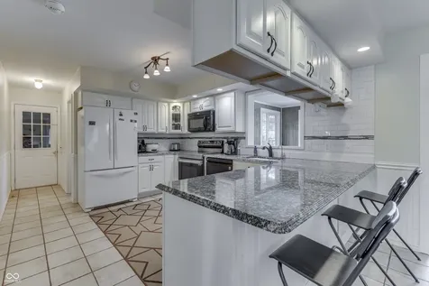 4206 Ridgeway Avenue Columbus IN 47203