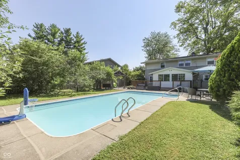 4206 Ridgeway Avenue Columbus IN 47203