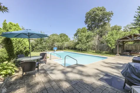 4206 Ridgeway Avenue Columbus IN 47203