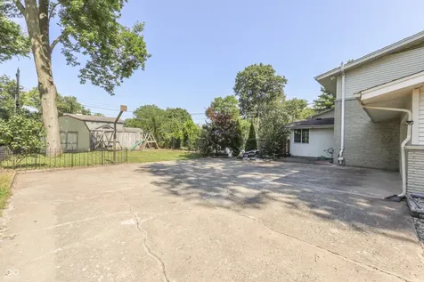 4206 Ridgeway Avenue Columbus IN 47203