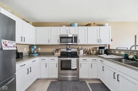 12634 Old Pond Road Noblesville IN 46060