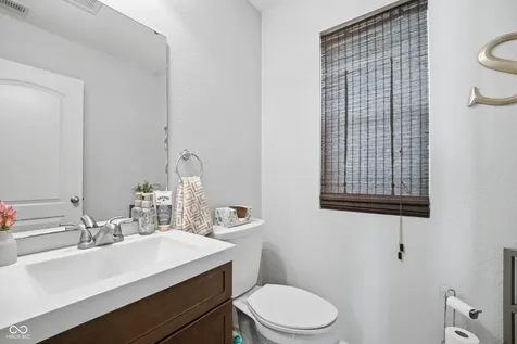 12634 Old Pond Road Noblesville IN 46060
