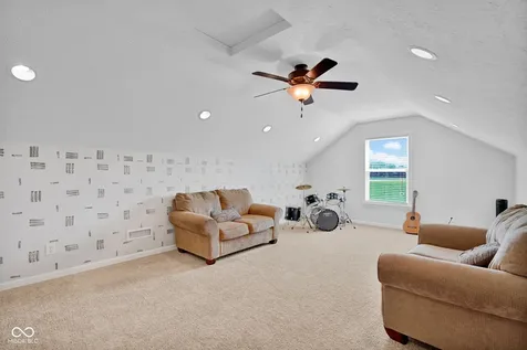 4744 Clairmont Drive Columbus IN 47203