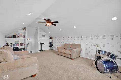4744 Clairmont Drive Columbus IN 47203